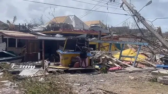 Aumentan a siete los muertos por el paso del huracán “Beryl”, de categoría 5, en el Caribe